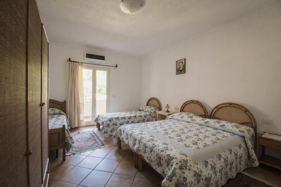 Fumu Ludurru Farm Stay Padru Esterno foto