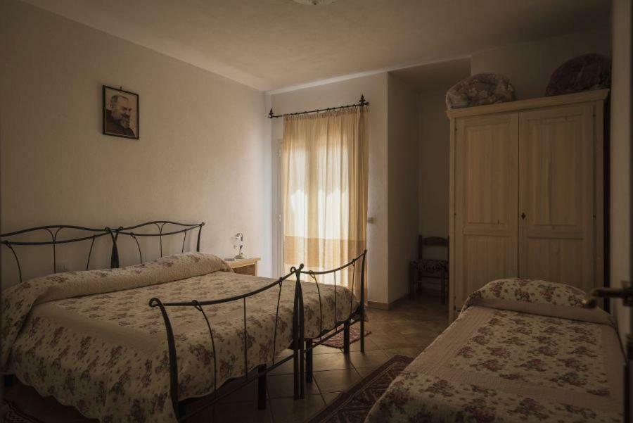 Fumu Ludurru Farm Stay Padru Esterno foto