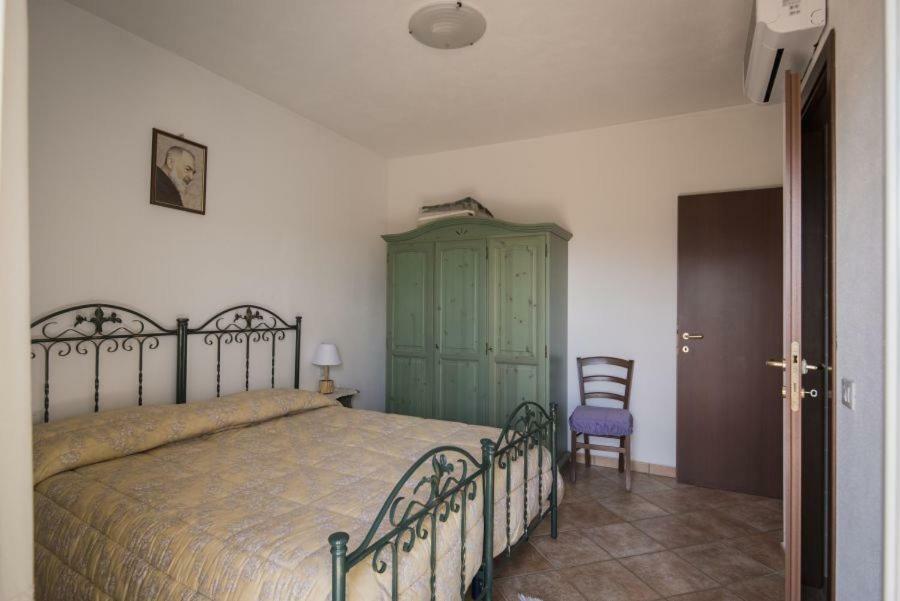 Fumu Ludurru Farm Stay Padru Esterno foto