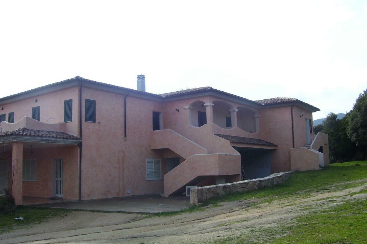 Fumu Ludurru Farm Stay Padru Esterno foto